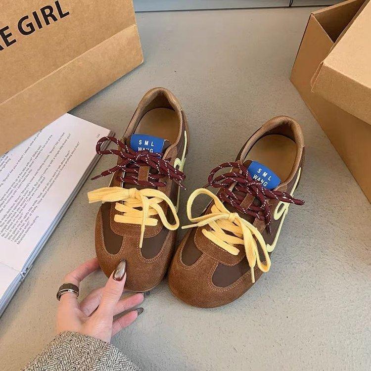 Niche Retro German Training Shoes Women's 2025 Spring New Lightweight Soft-soled Mango Head Casual Sports Leather Panel Shoes