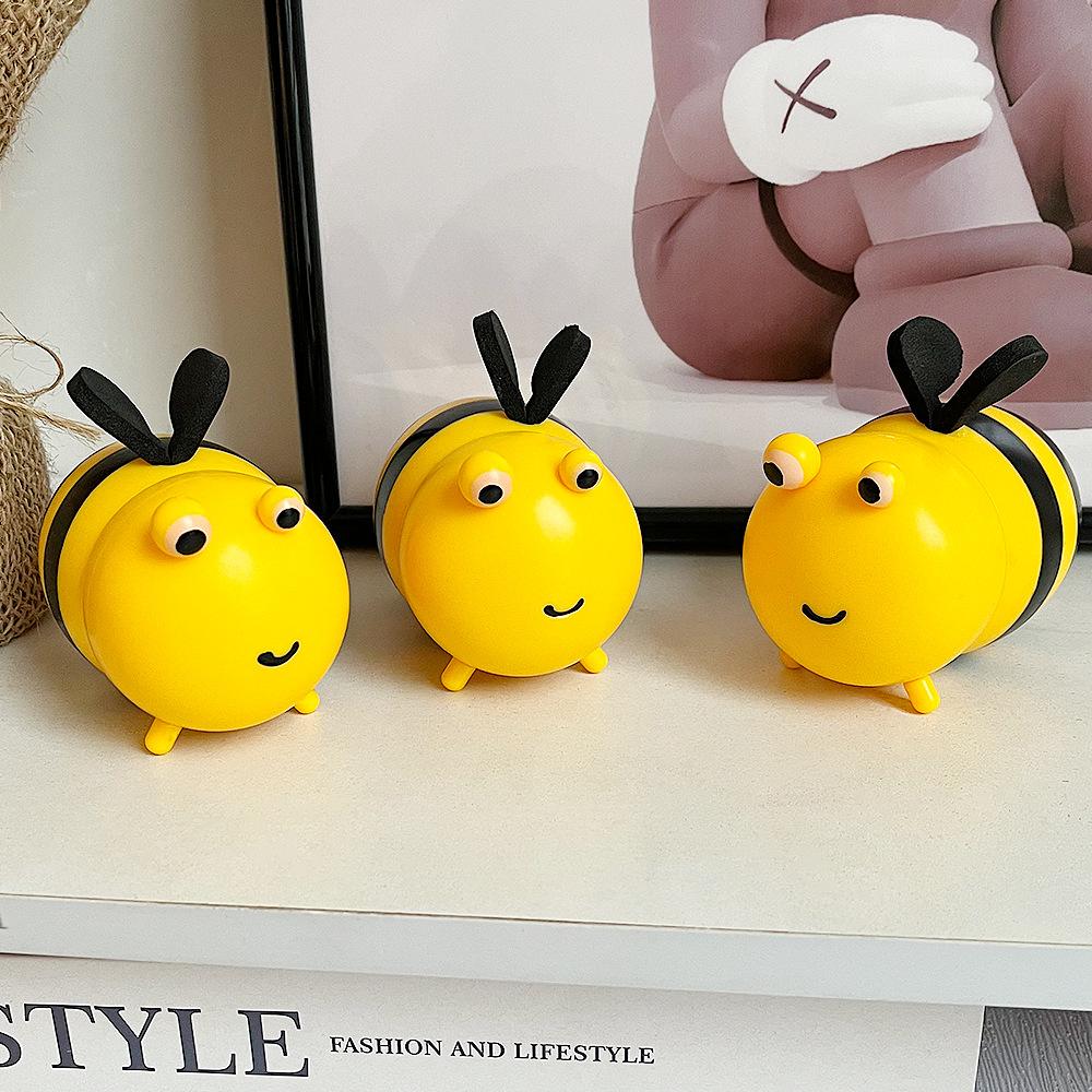 Cute Bee Toothpick Holder Box Portable Desktop Dispenser for Home Kitchen Tabletop Use