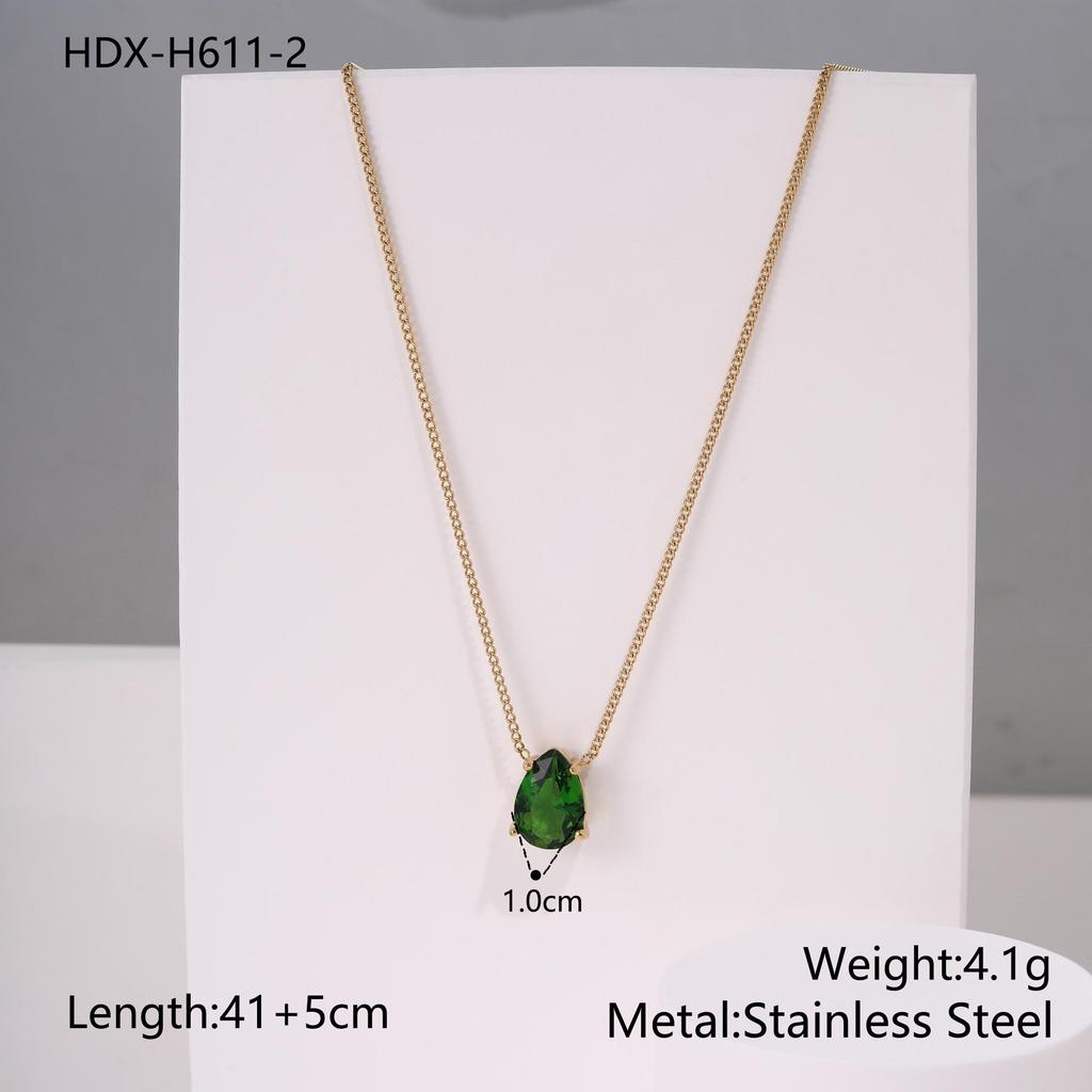 Emerald-Inlaid Zircon Stainless Steel Necklace, 18K Gold Plated, Retro INS Style, Light Luxury, Elegant Jewelry.