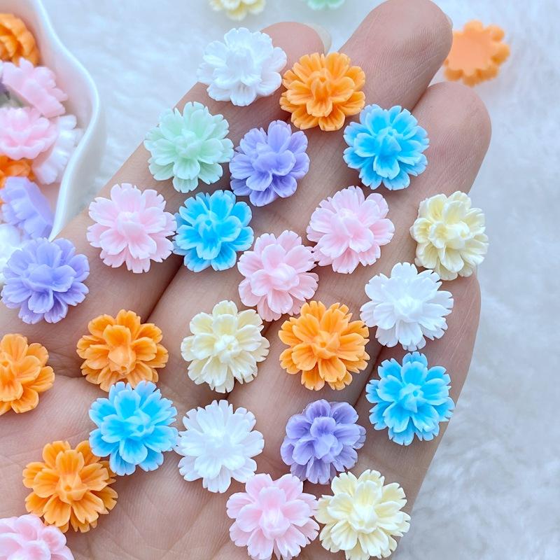 60 Stück Neu Süß 12mm Mini Kleine Blume Serie Harz Flache Rückseite Verzierungen Schmuckherstellung Maniküre Haarschmuck Zubehör
