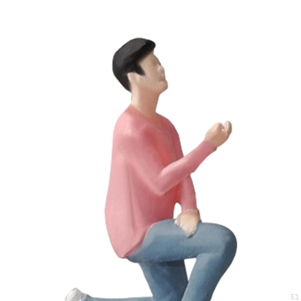 1/64 Figure Tiny People Proposal Scene Movie Character Miniature Model Resin Doll Handpainted for