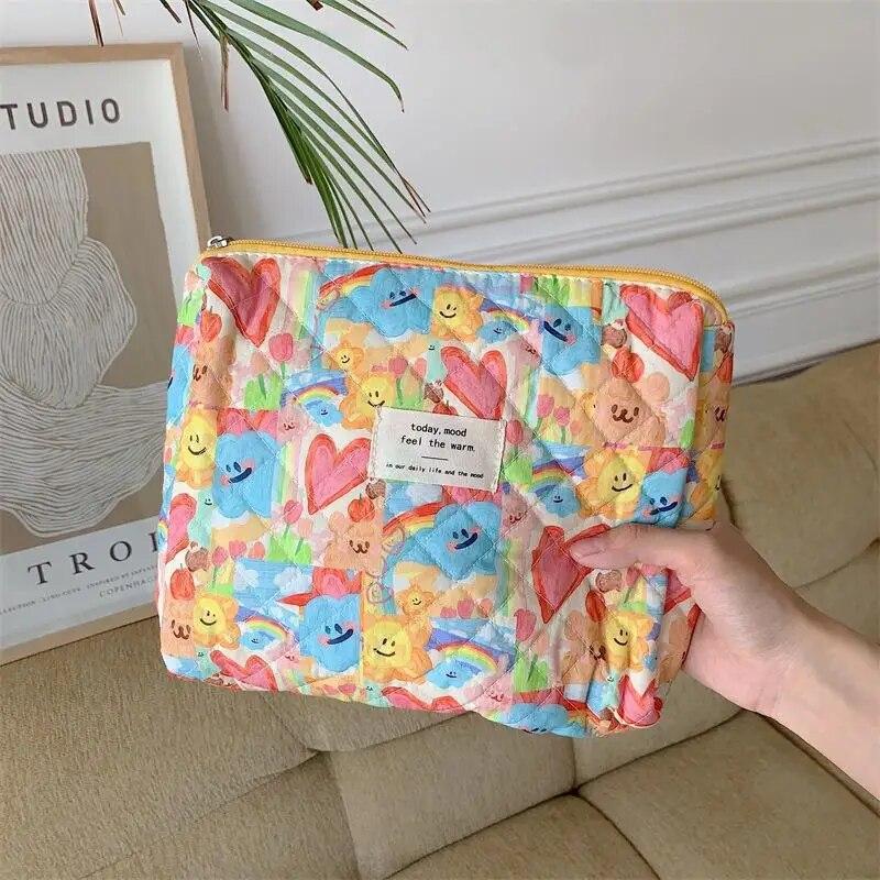 New Fashion Soft Quilted Makeup Bag Large Capacity Portable Clutch Cosmetic Bag Skincare Toiletries Bag Travel Organizer Pouch
