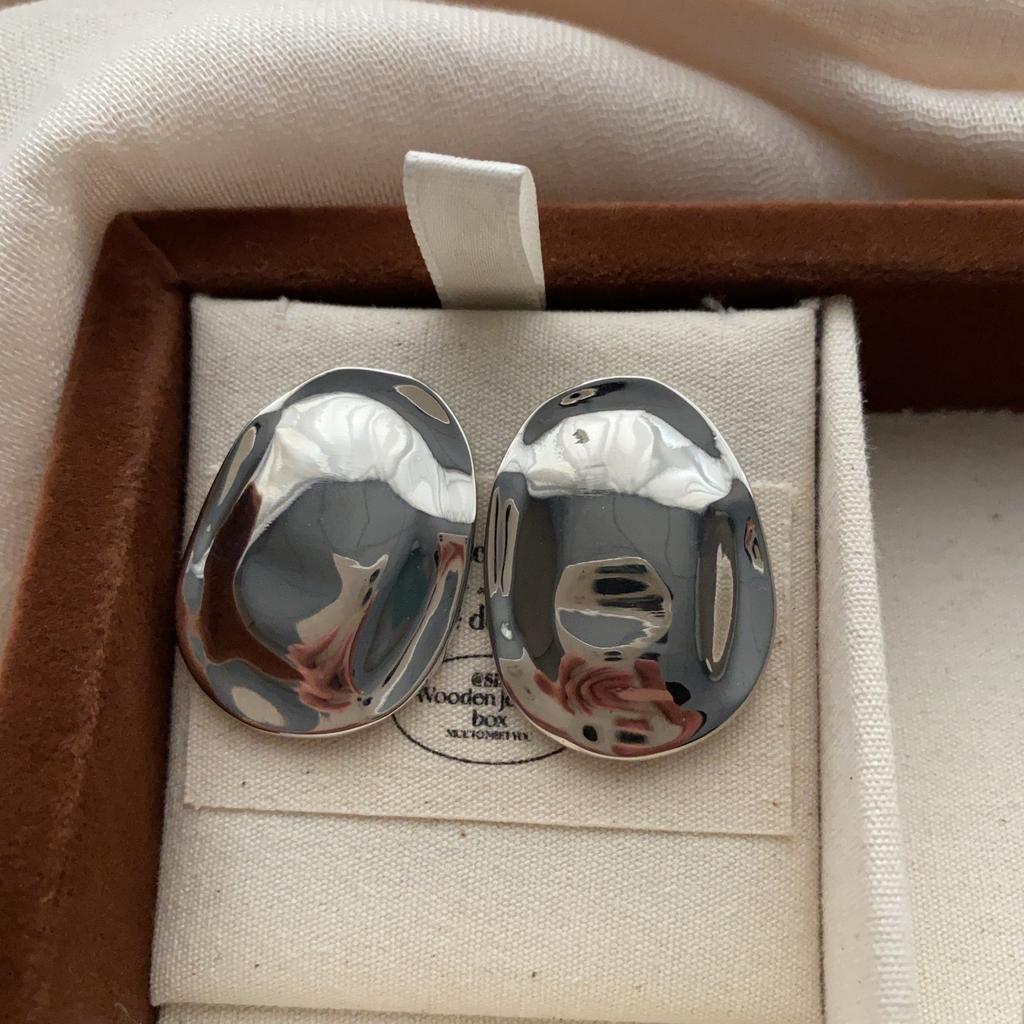 Irregular Oval Earrings Stud Earrings Dynamic Artistic Sense Light Luxury Cold Fashion Three-Dimensional Niche Personality High-End Earrings