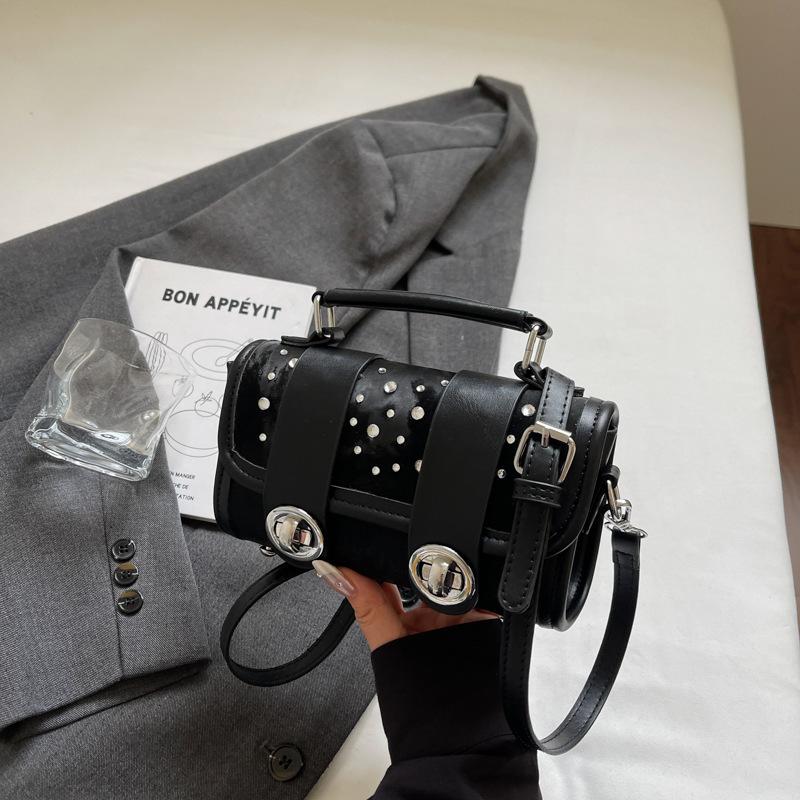 

Fashion niche design diamond-encrusted small square bag 2025 summer new fashionable foreign style Cambridge bag simple shoulder messenger bag 20*6*11