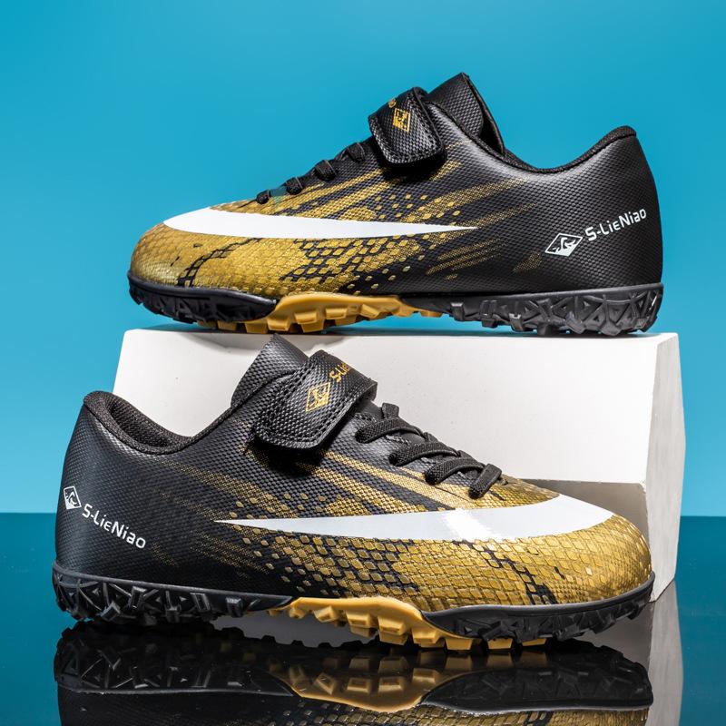 Men's and women's youth training sports shoes are breathable and comfortable, football shoes are wear-resistant and non-slip.
