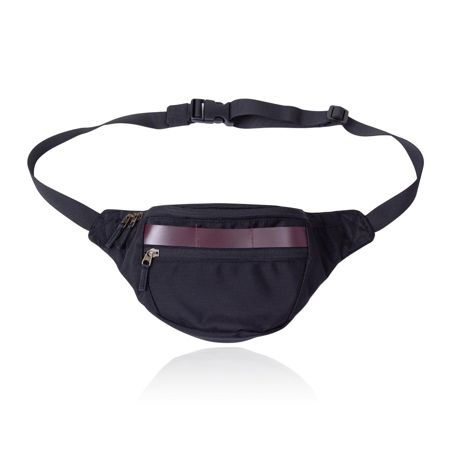 

Small but spacious body bag [kokobag] with a zipper pocket and genuine leather strap. Perfect for everyday use, outdoor activities, or as a side bag.