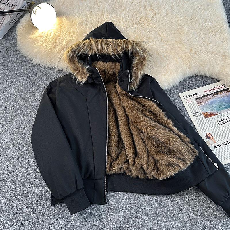 Sitting Mountain Lion Winter Men's Fishbone Pattern Cotton Jacket with Detachable Hood, Plus Velvet for Extra Warmth, Trendy Outerwear.