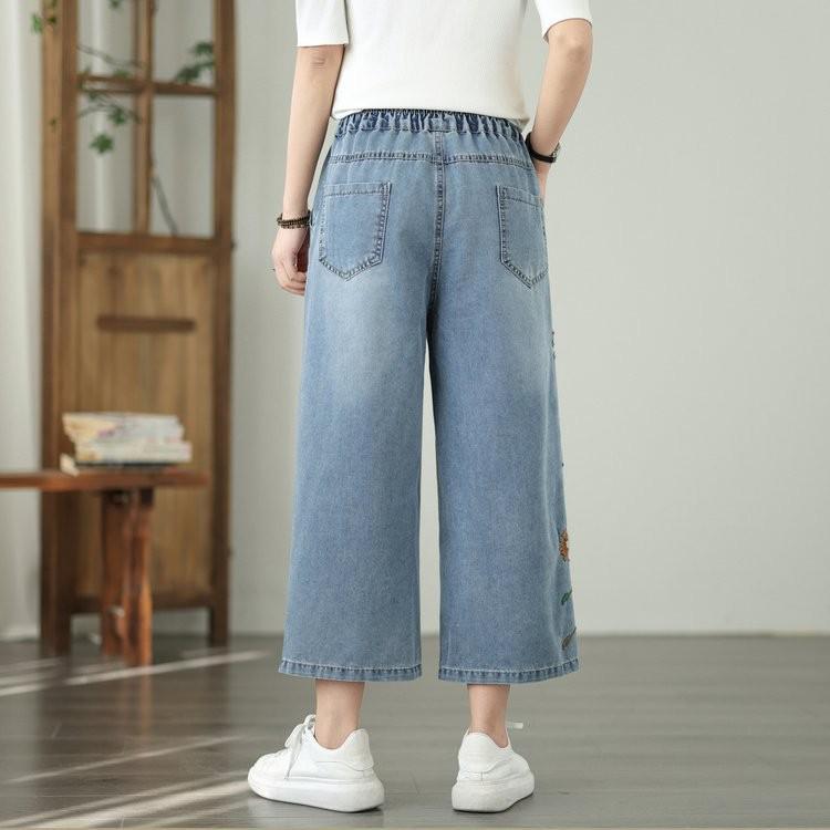 2025 Spring/Summer Artistic Embroidered Casual Wide-Leg Cropped Jeans