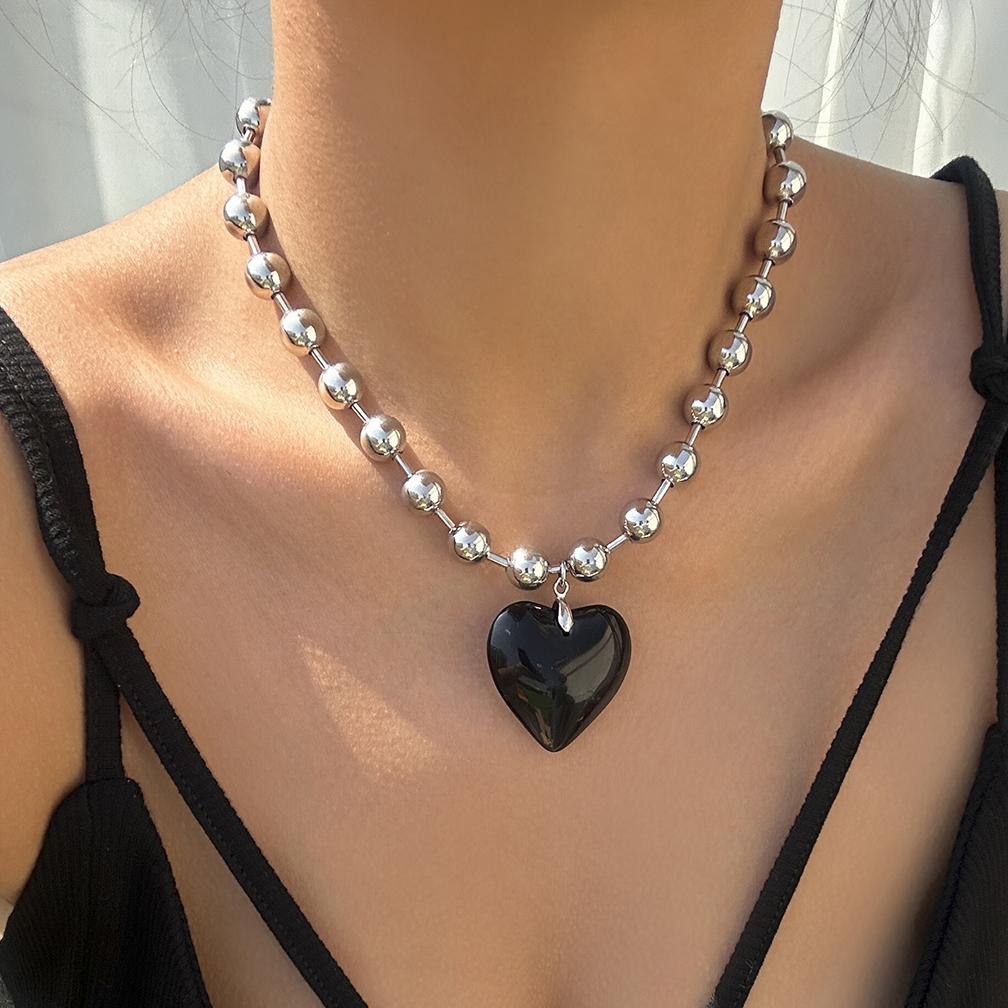 

3 Colors Goth Big Love Heart Pendant Necklace for Women Trendy Punk Round Beads Chain Grunge Y2K Jewelry Accessories Steampunk