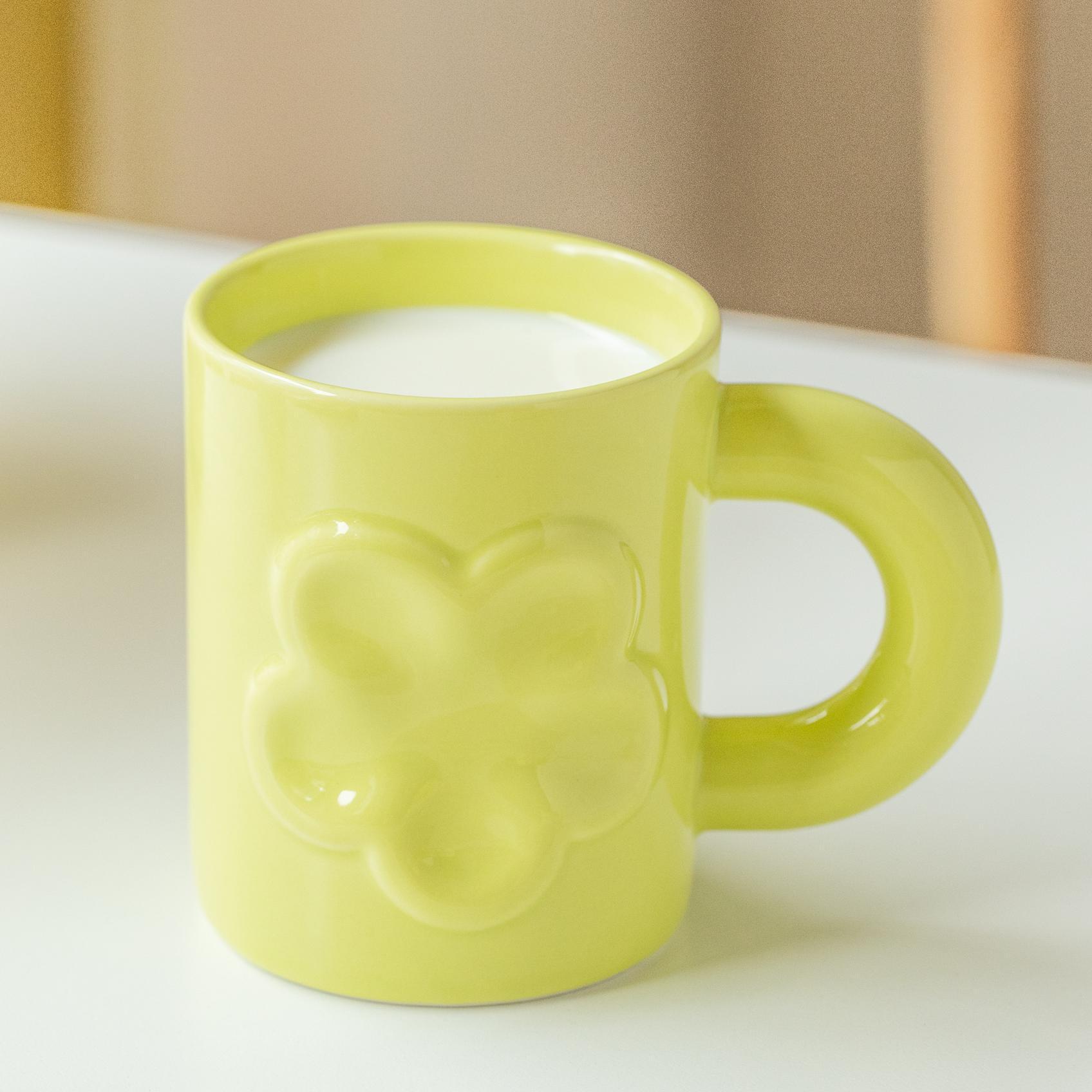 

Рельефная керамическая чашка с цветочным узором, дизайн «Девушка в любви», кофейная чашка, простая кружка, подарок, чашка для питья 300ml