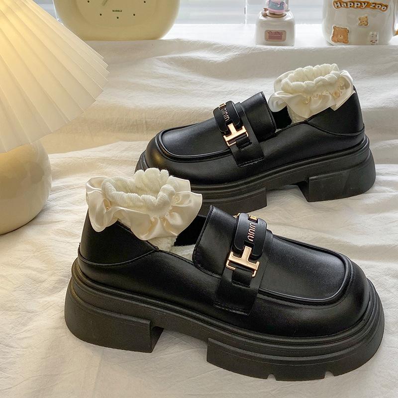 Thick-soled Black Uniform Year Retro Thick Heel 2025 Wind Small Leather Shoes Women's New Spring and Autumn Single Shoes