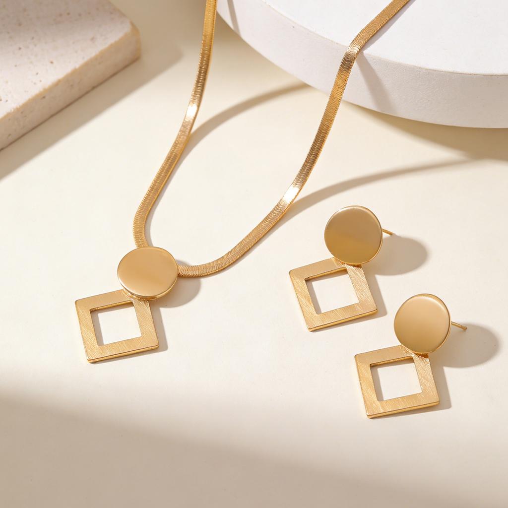 Hot-selling creative ring love shape pendant necklace women's and earrings elegant versatile jewelry set