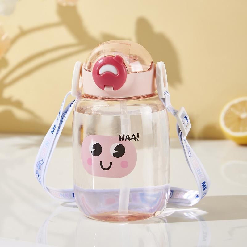 High value diagonal straw cup cute cartoon children's water cup bomb lid 500ml plastic cup