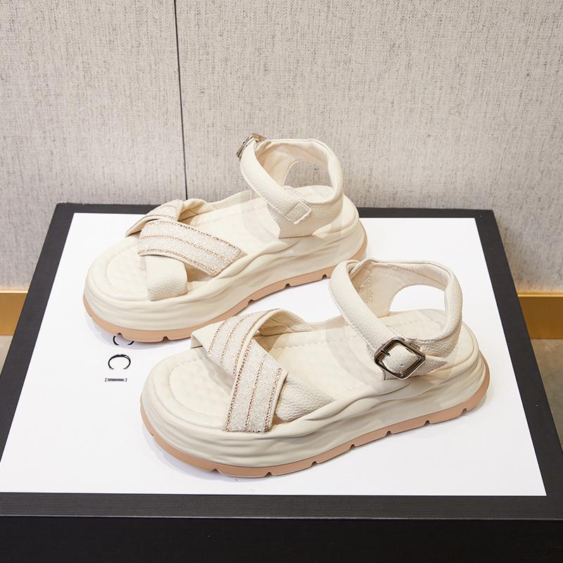 Летние новые сандалии на мягкой подошве в сказочном стиле для отдыха спортивные римские пляжные на толстой подошве увеличивающие рост маленькие белые туфли женские 34 бежевый 5763₽