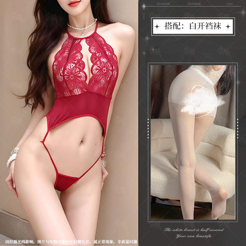 Sexy underwear, sexy pajamas, small breasts, shame onesie, female seduction, no transparent passion clothes on the bed