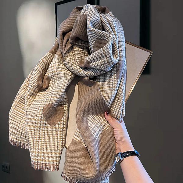 WTEMPO Dames Høst Vinter Søte Kuldebeskyttende Skjerf Retro Elegant Rutete Små Hjerter Mønstret Trykt Jul Nyttår Varm Varm Dusker Skjerf Gaver