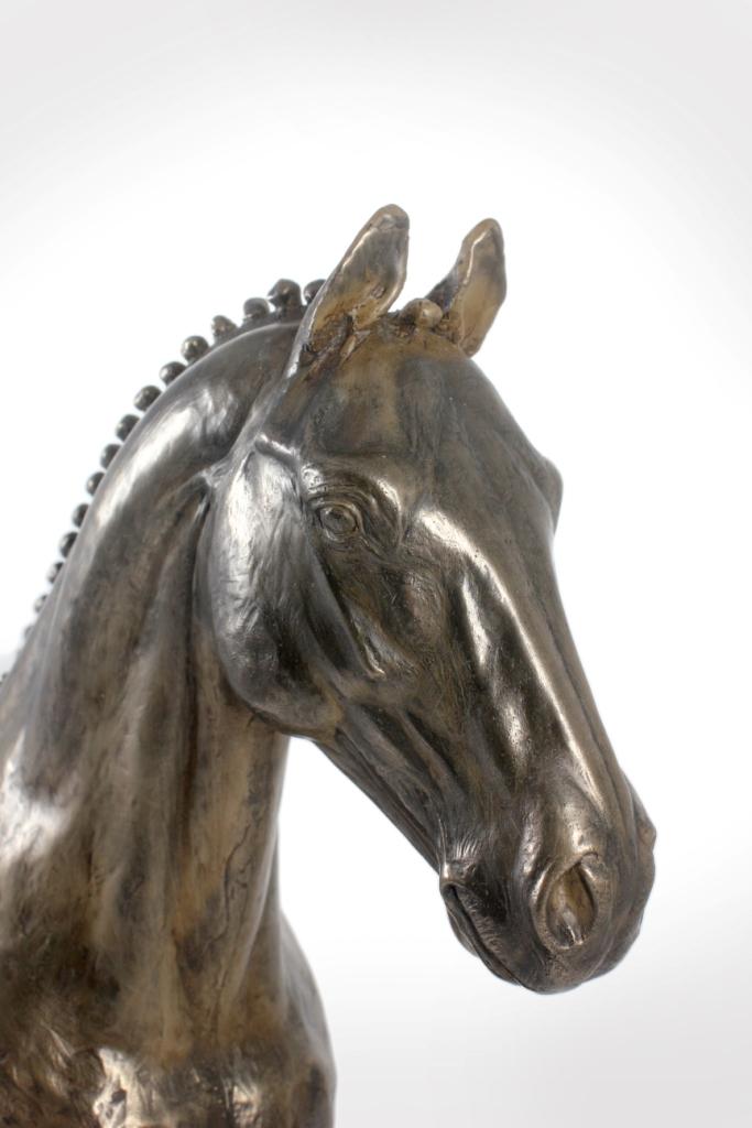 Hanoverian Horse - a Large Statuette with a Horse, a Bust On a Stone Base, a Prestigious Award In the Art-Dog Brand Competition.