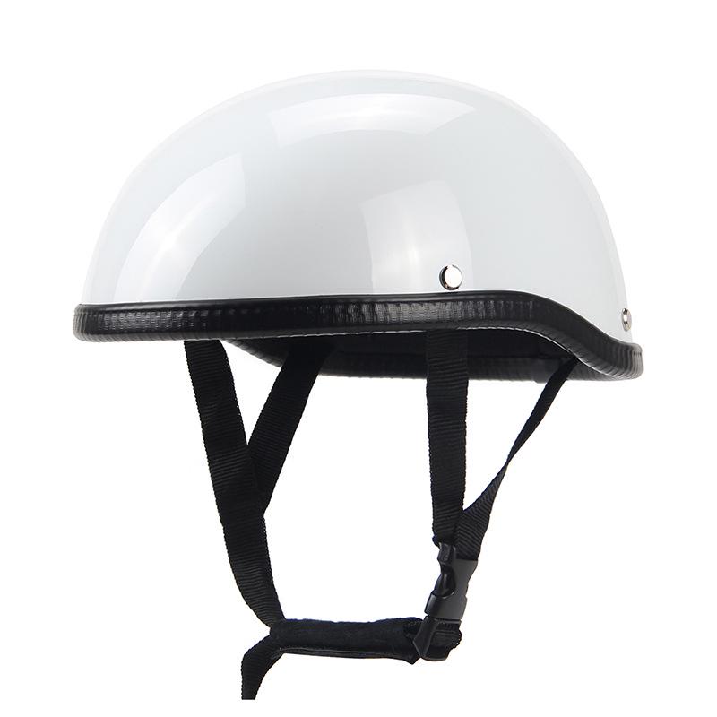 Retro Harley stila motocikla un skrejriteņa