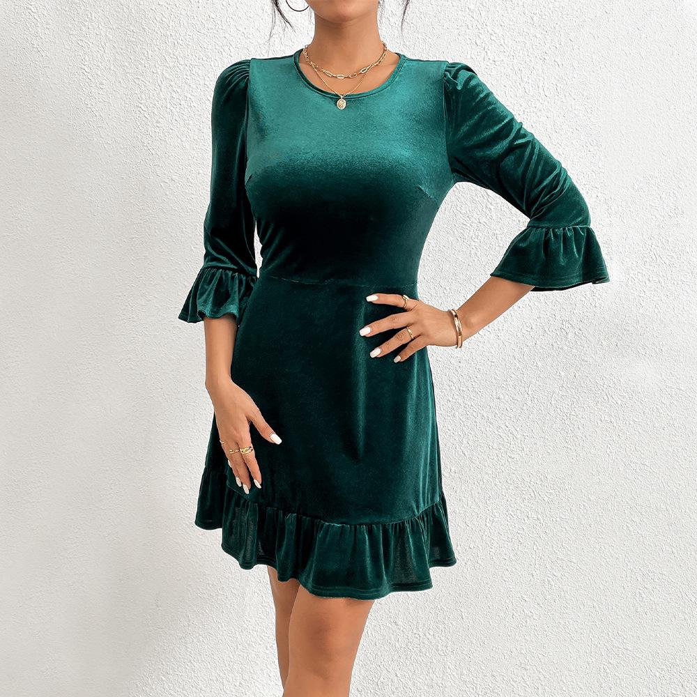 

European & American Women s Fashion 2024: Elegant Velvet Ruffle Dress - Round Neck, Slim Fit, Short Skirt for Autumn & Winter Small темно-зелений колір