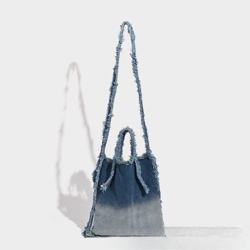 

Сумка из выстиранного денима, Богемный стиль, Нишевый дизайн, Сумка через плечо светло-синий