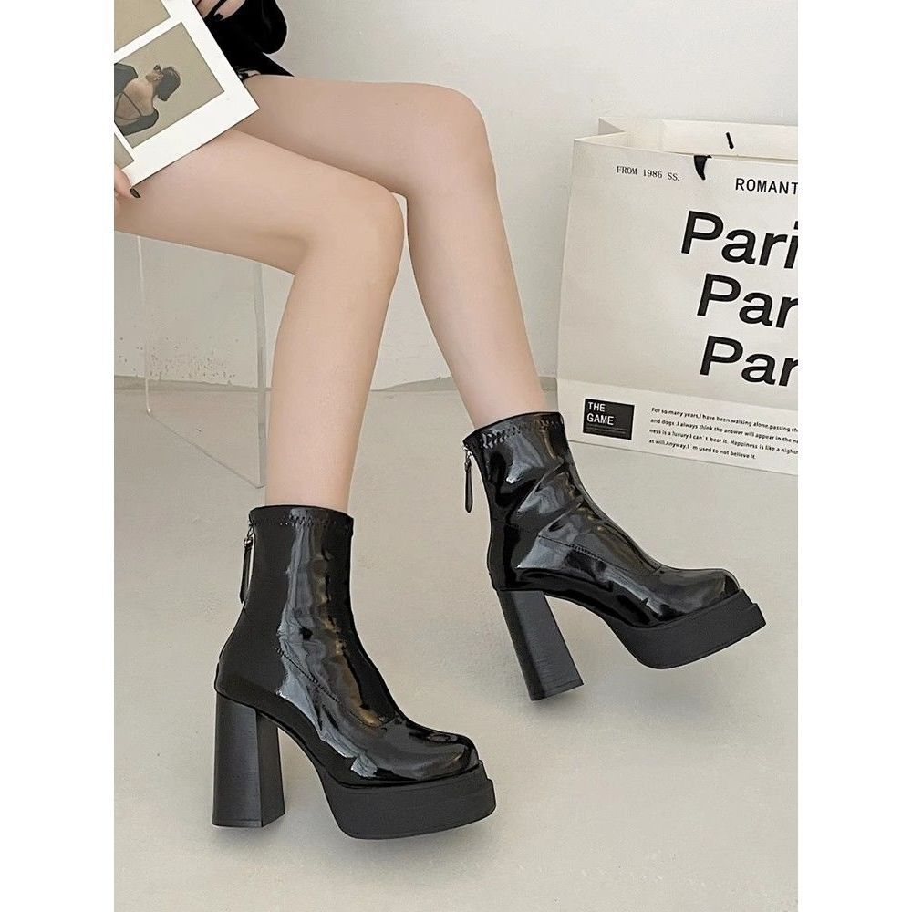 The girl group has the same thick-soled thick-heeled short boots in autumn and winter 2025, new small elastic thin boots, patent leather super high