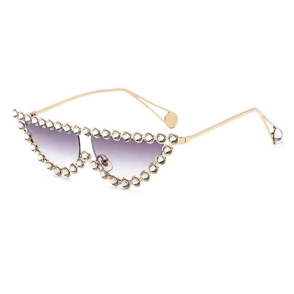 New Luxury Designer Diamond Sunglasses Women Rhinestone Cat Eye Vintage Shades Summer Outdoor Fashion Glasses