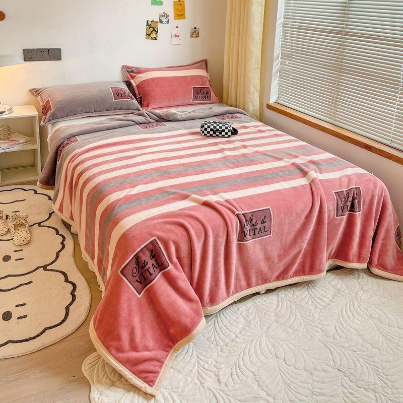 Summer Ice Silk Cool Thin Quilt Comforter Soft Air Conditioning Quilt/Duvet/Blanket Bed Duvets 150 Single Bed Quilt