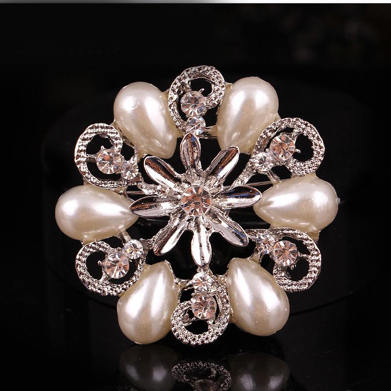 

Crystal Pearl 3D Flower Brooch Dual-purpose Ring Design Corsage Pin Long-lasting Color Exquisite Hypoallergenic BFF Gift