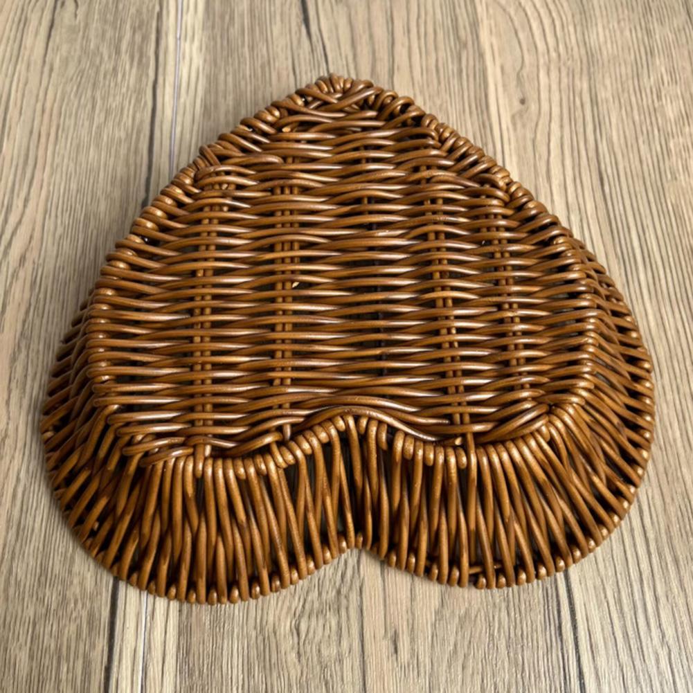 Heart-Shaped Woven Storage Basket Multi-Uses Simulation Rattan Desktop Baskets For Bread Fruit Restaurant Serving Display Basket