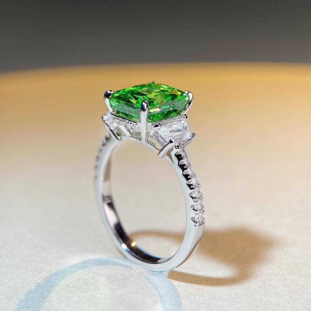 Stylish European-American Ice Flower Cut High Carbon Diamond Ring, S925 Silver, TikTok Trend