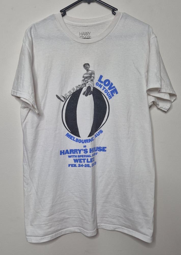 

Harry Styles Love on Tour 2023 TShirt Tee Size M English SingerSongwri wbr/ ter Unisex T-Shirt XL
