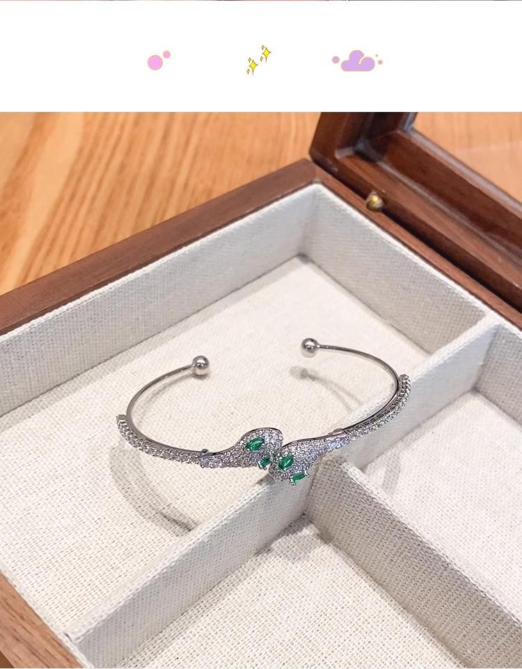 Exquisite Green Snake-Shaped Bangle: Luxury Open Bracelet for Women