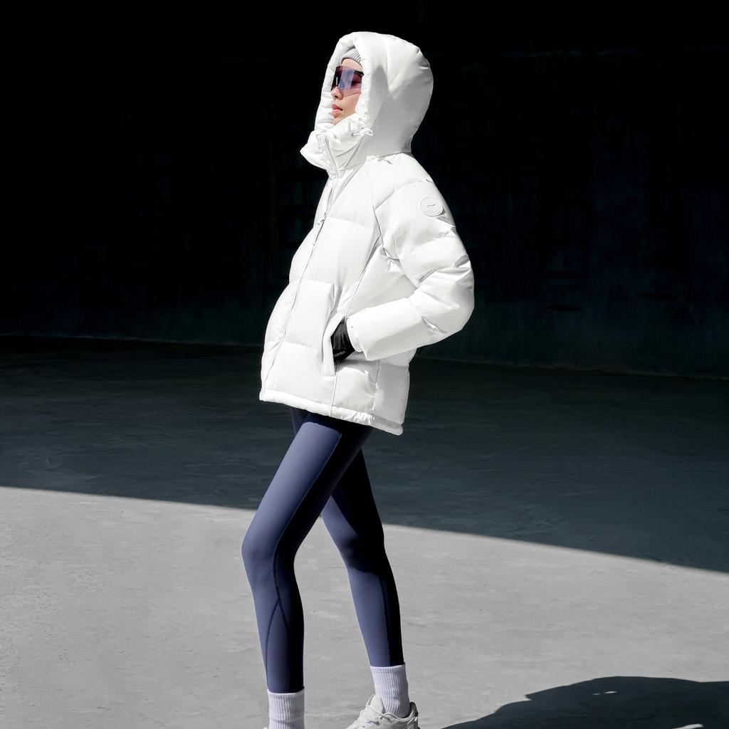 Li Ning Hot Pot Down Jacket Series Hooded Solid Color Raglan Short Down Jacket Women Jacket Champagne-White AYMU700-2