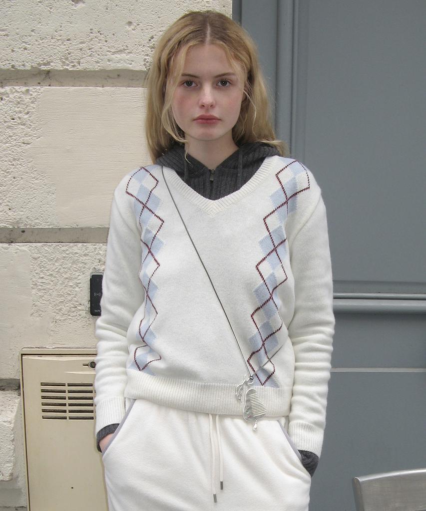 SINOON Sn Twin Argyle V-Neck Knit (Ivory)