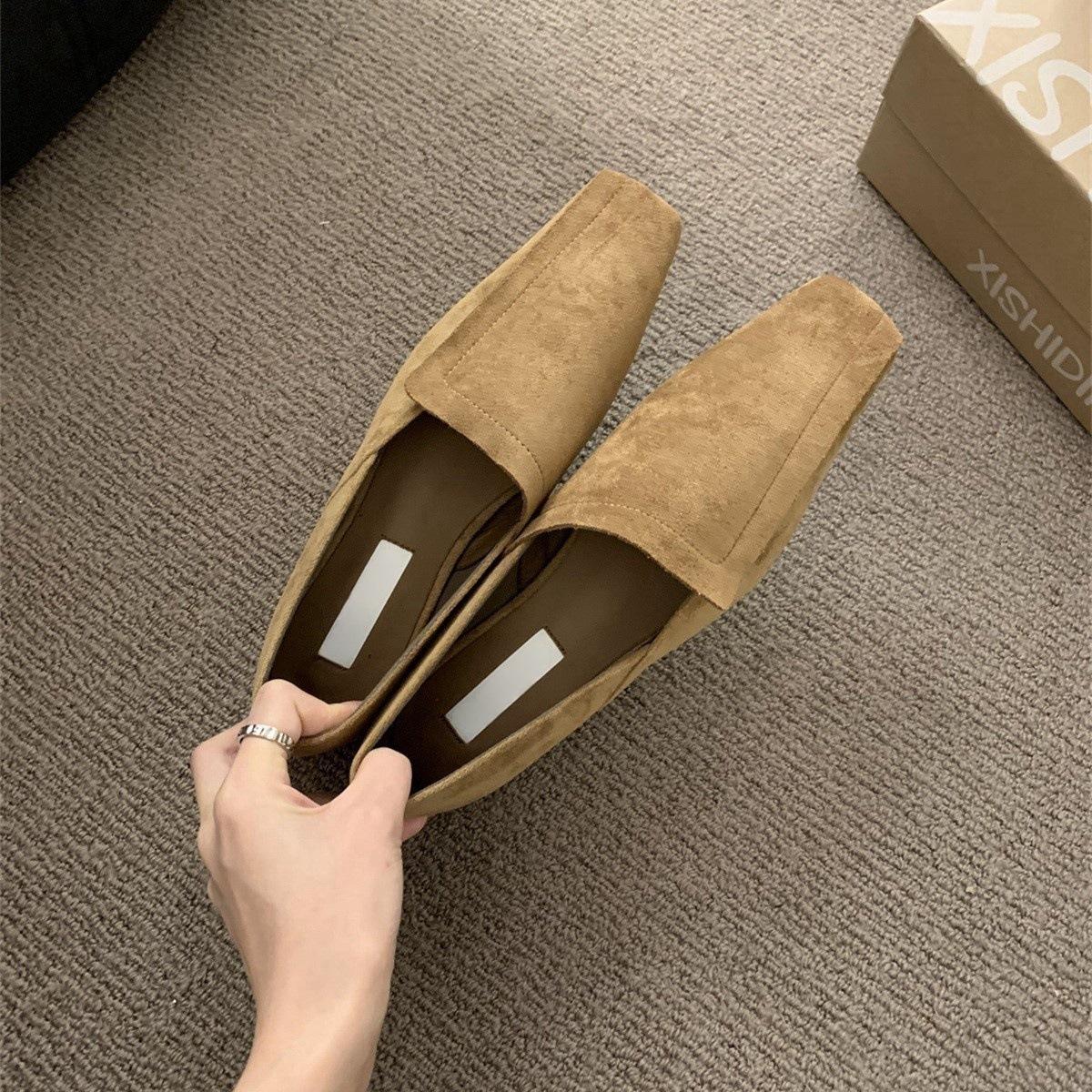 

Ретро замшевые туфли с квадратным носком, глубоким вырезом, на плоской подошве, одинарные, 2025 весна-осень, новые, простые и универсальные лоферы, офисные маленькие кожаные туфли 38