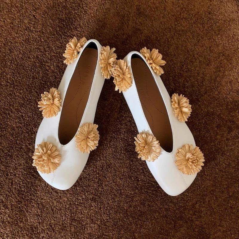 Sheepskin version~ Design sense flower decoration shallow mouth single shoes women's retro leather square head flat Mary Jane shoes