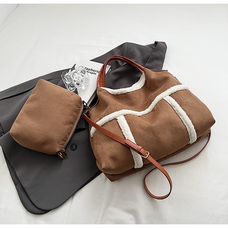 Casual Large Capacity Women's Bag, Spicy Girl Style Lamb Plush Splicing Armpit Bag, Personalized Single Shoulder Crossbody Bag
