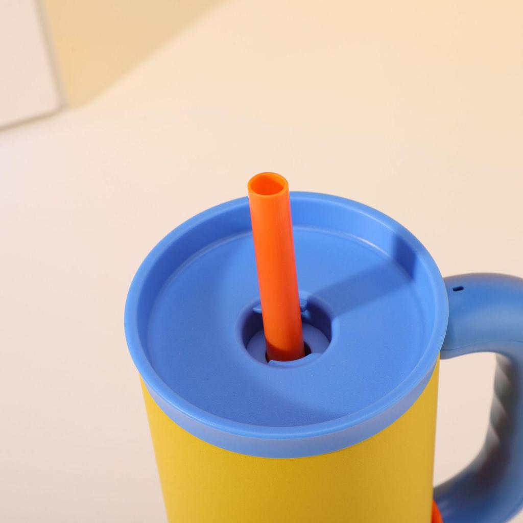 Large Capacity Fashion Straw Cup: 304 Stainless Steel Insulated Handle for Convenient Outdoor and Car Use
