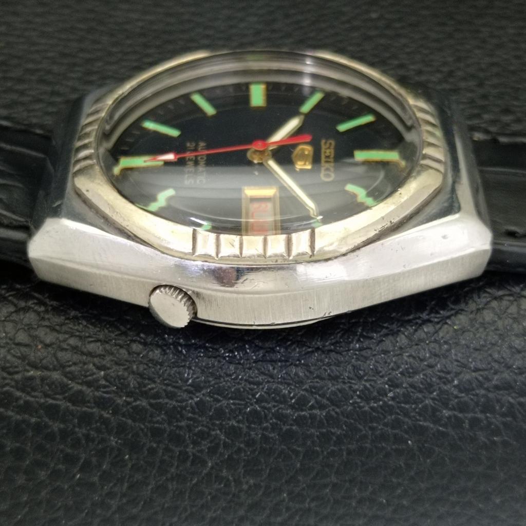 Seiko 5 AUTOMATIK JAPAN HERREN VINTAGE SCHWARZES ZIFFERBLATT UHR a701909-5 R207-a701909