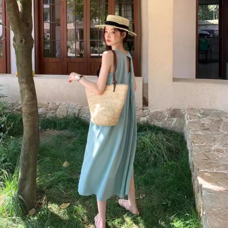 Minimalistisches ärmelloses Strandkleid - Locker, einfarbig, langer Rock für den Sommer