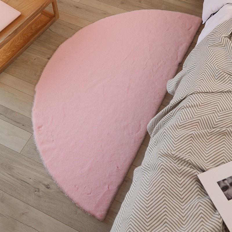 Tapete Oval de Pelo Sintético de Coelho para Casa - Formato Irregular, Pelo Curto Macio, Perfeito para Quarto ou Cabeceira