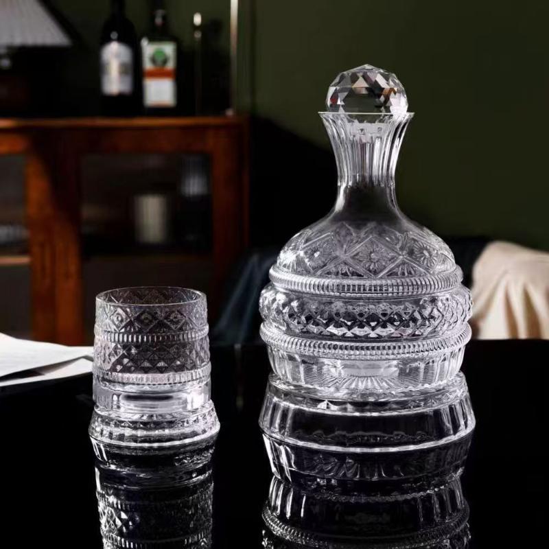 European-style High-end Rotating Star Diamond Wine Decanter Wine Divider, Untoppleable Glass, Light Luxury Accessories and Gifts