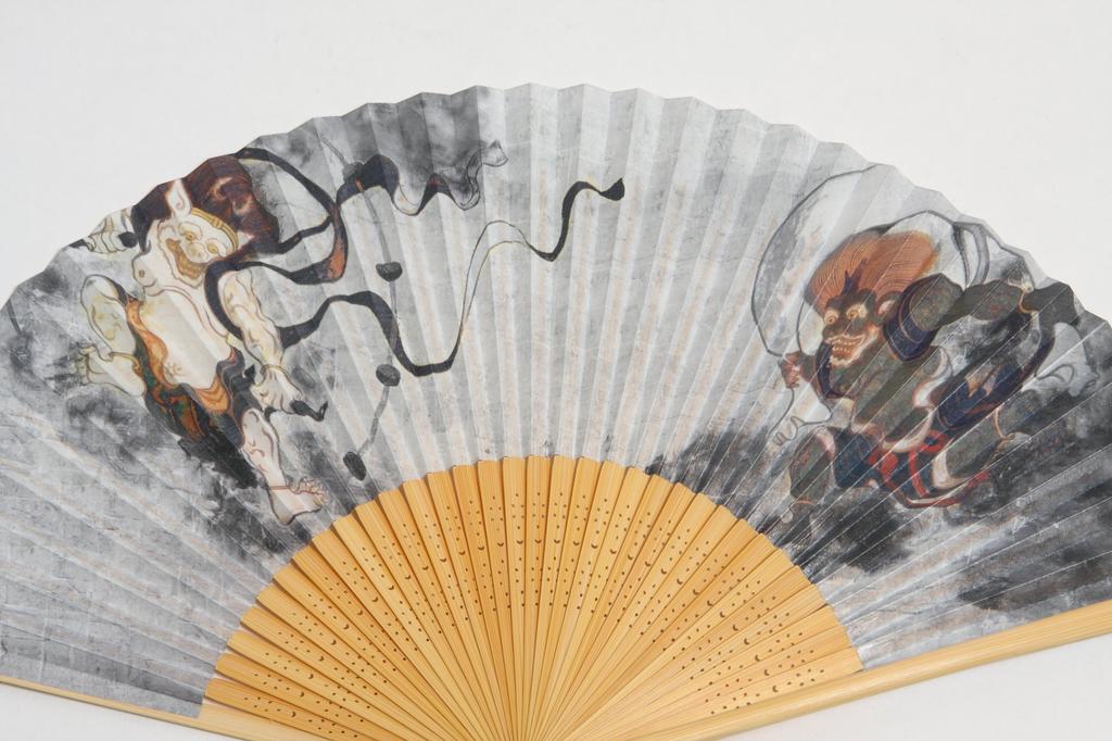 Folding Fan Fujin and Raijin God and Thunder White Round Handmade by Kyoto Comes with Fan Case and Gift Box [Hasegawa] - (Wind God) Design, Carving,