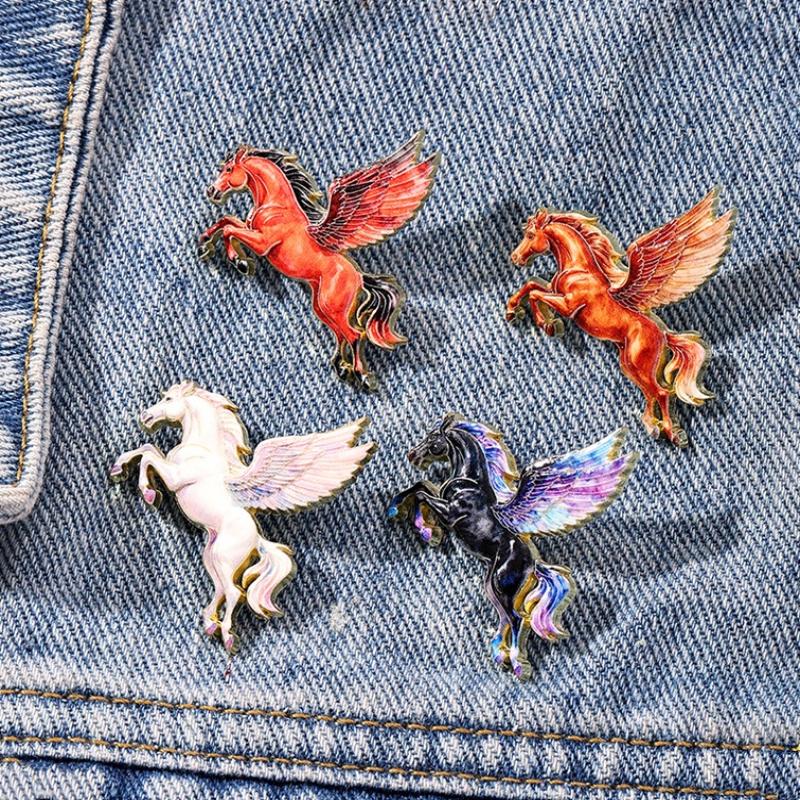 1/4Pcs Fashion Flying Horse Brooches For Women Men Cute Animal Pony Badge Pins Clothing Bag Accessories New Year Gift