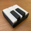 Llavero de Mini Piano, Clicker de Teclas de Piano, Piano Táctil Tocable Juguete para Aliviar el Estrés con Anilla Metálica, Teclas Clásicas Blanco y Negro para Amantes de la Música Y