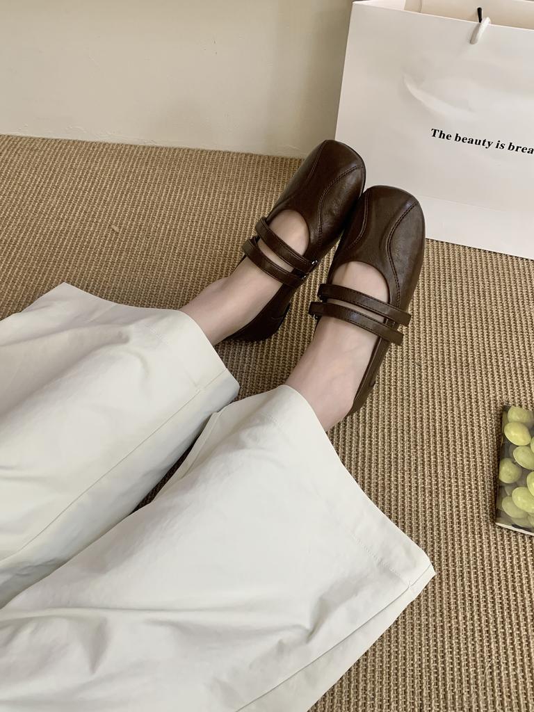 2025 New Vintage Round Head Velcro Flat Mary Jane Shoes Sports College Style Casual Ballet Shoes Single Shoes