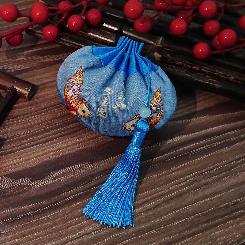 Vintage Court Animal Tassel Sachet Pendant: Empty Hanfu-Style Pouch