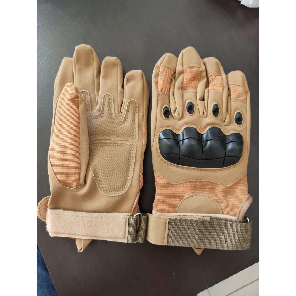 Taktyczne rękawice zakrywające całe palce