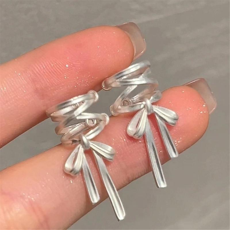 Exquisite Bowknot Ear Cuffs Clip Earrings for Women Fashion Nonpiercing Ear Jewelry Metal Material Ear Clip for Daily