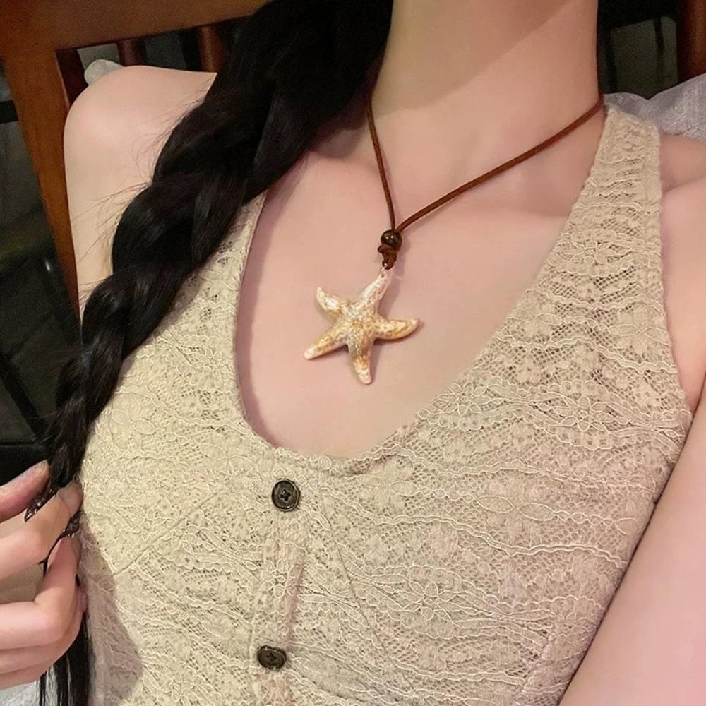 Collana Lunga Regolabile con Ciondolo Stella Marina e Conchiglia in Corda di Pelle Marrone per Donna Collana a Catena per la Spiaggia Estiva Gioielli Regali